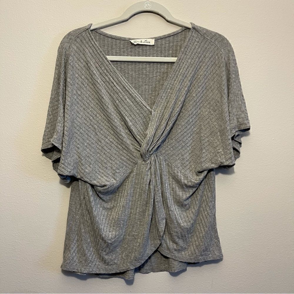 Vine and love top size small